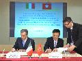 The Secretary for Financial Services and the Treasury, Professor K C Chan (right), and the Italian Minister of Economy and Finance, Professor Vittorio Grilli, today (January 14) sign in Hong Kong an agreement for the avoidance of double taxation and the prevention of fiscal evasion with respect to taxes on income. 